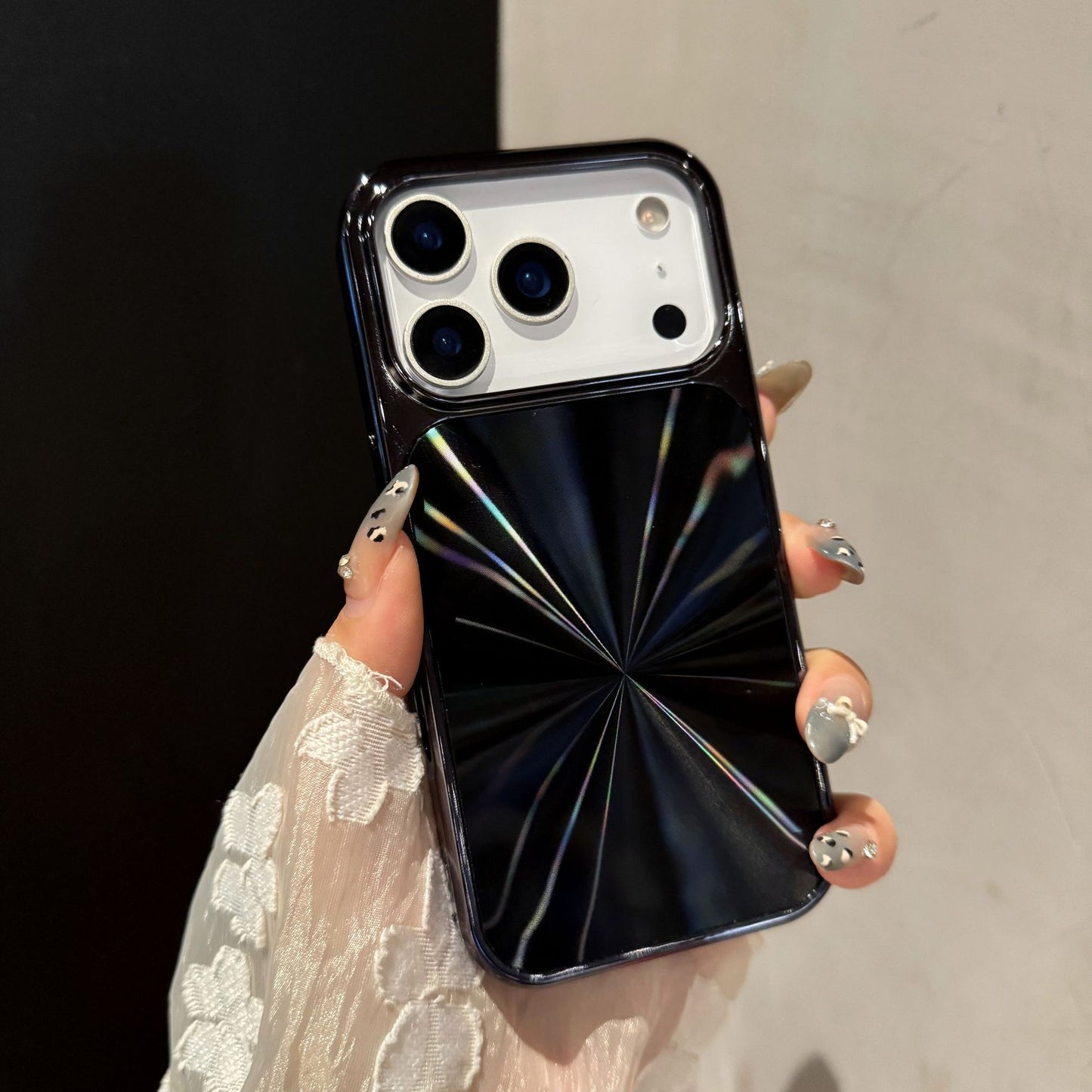 Electroplated CD Pattern Simple Shatter-resistant Fashion Protective Shell. Shop Now 🛍️