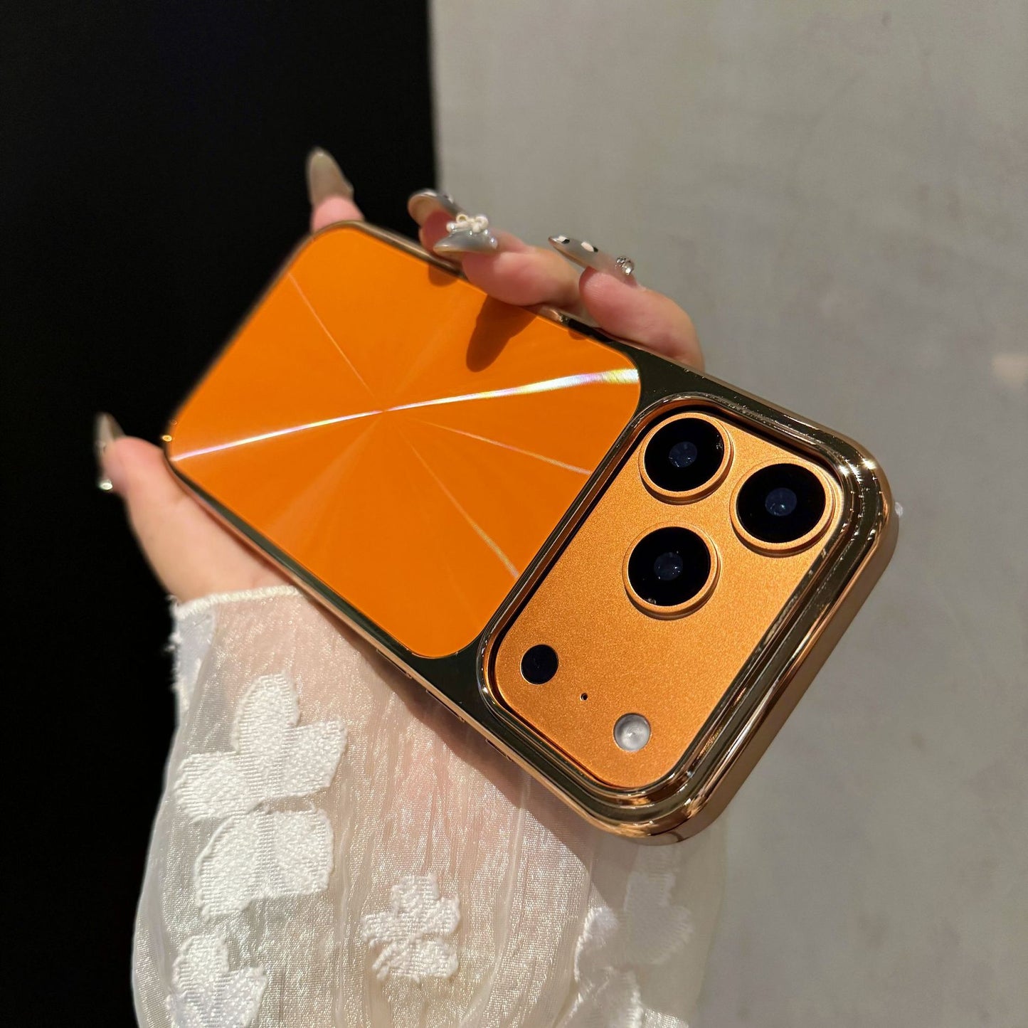 Electroplated CD Pattern Simple Shatter-resistant Fashion Protective Shell. Shop Now 🛍️